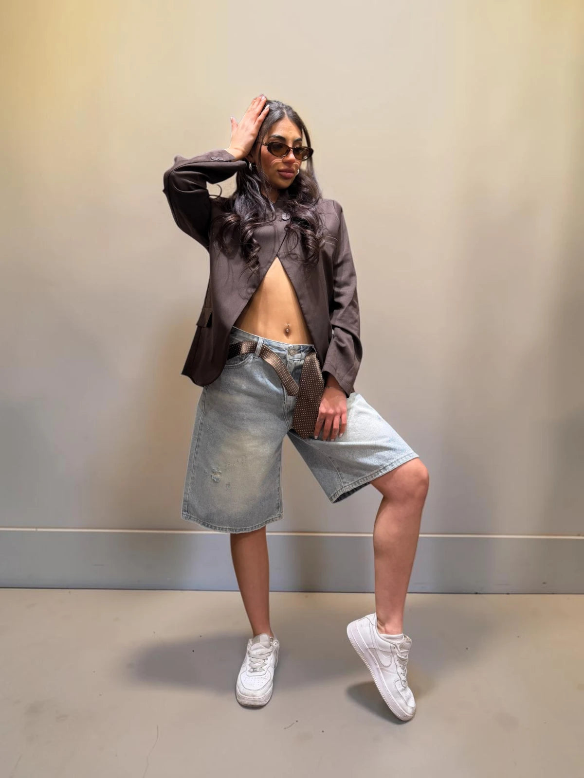 Bermuda denim over per un look curato e rilassato