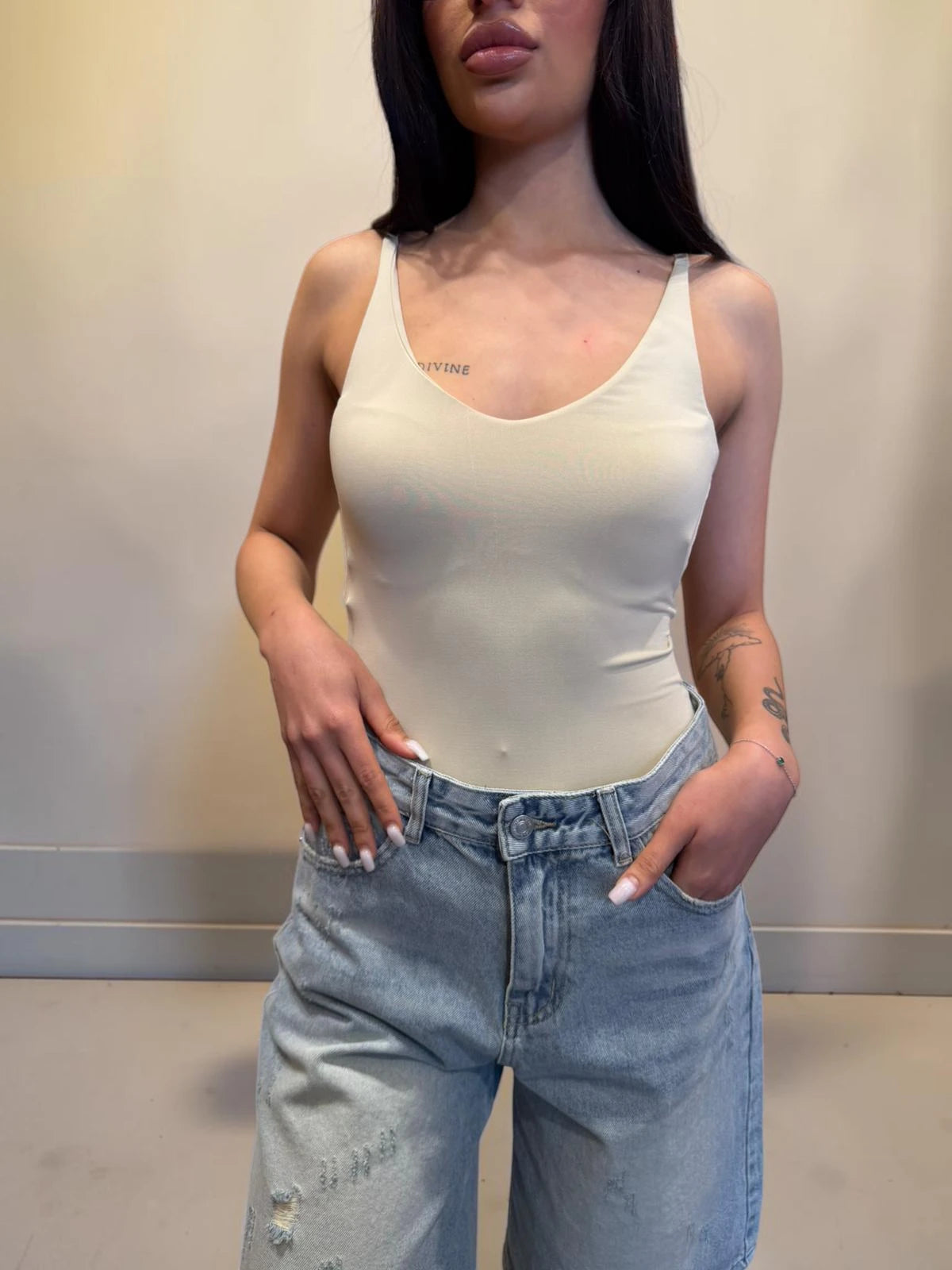 Body in lycra scollo tondo con bretellina