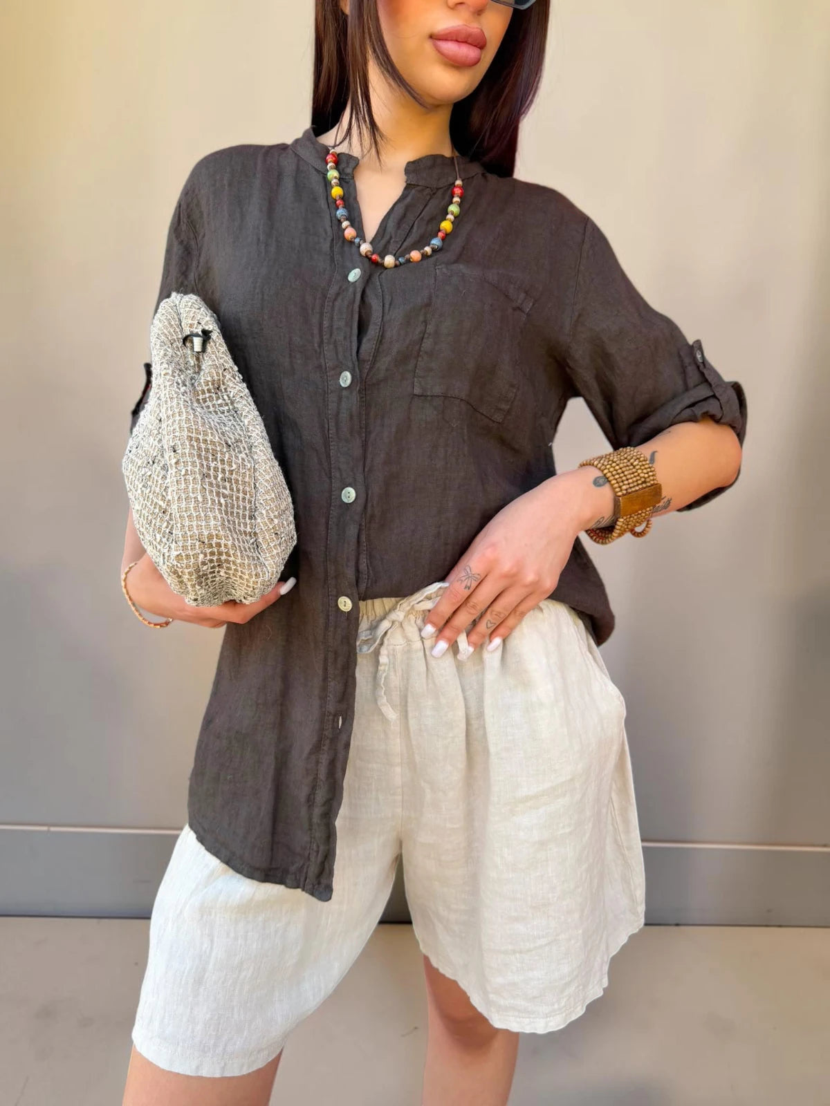 Pantaloncino in lino con elastico in vita e laccetto