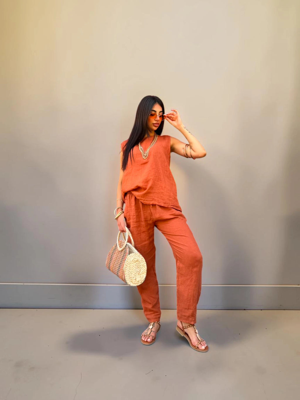 Pantalone in lino con elastico in vita