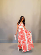 Abito stile romantico con stampe floreali