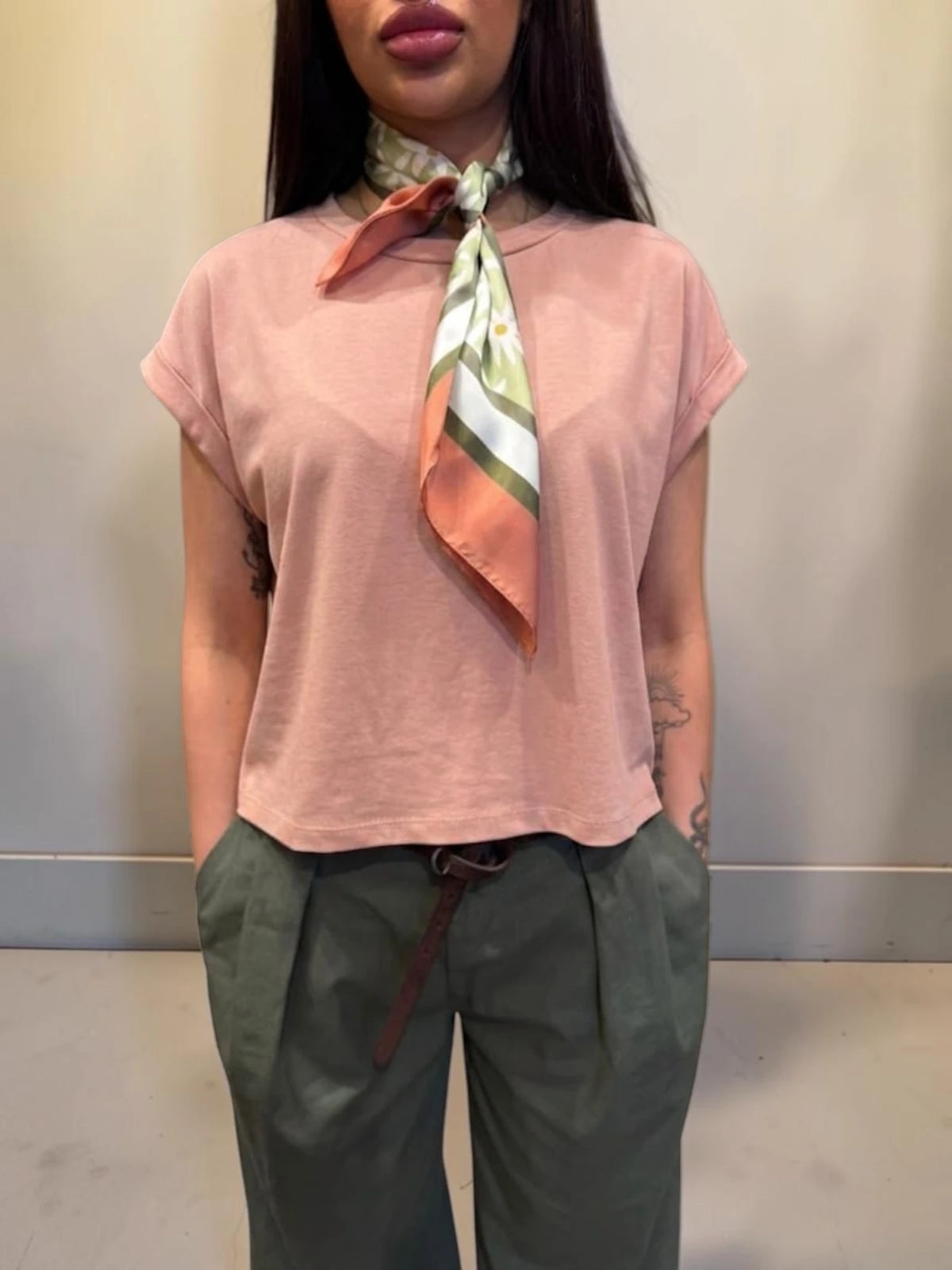 T-shirt manica corta taglio vivo