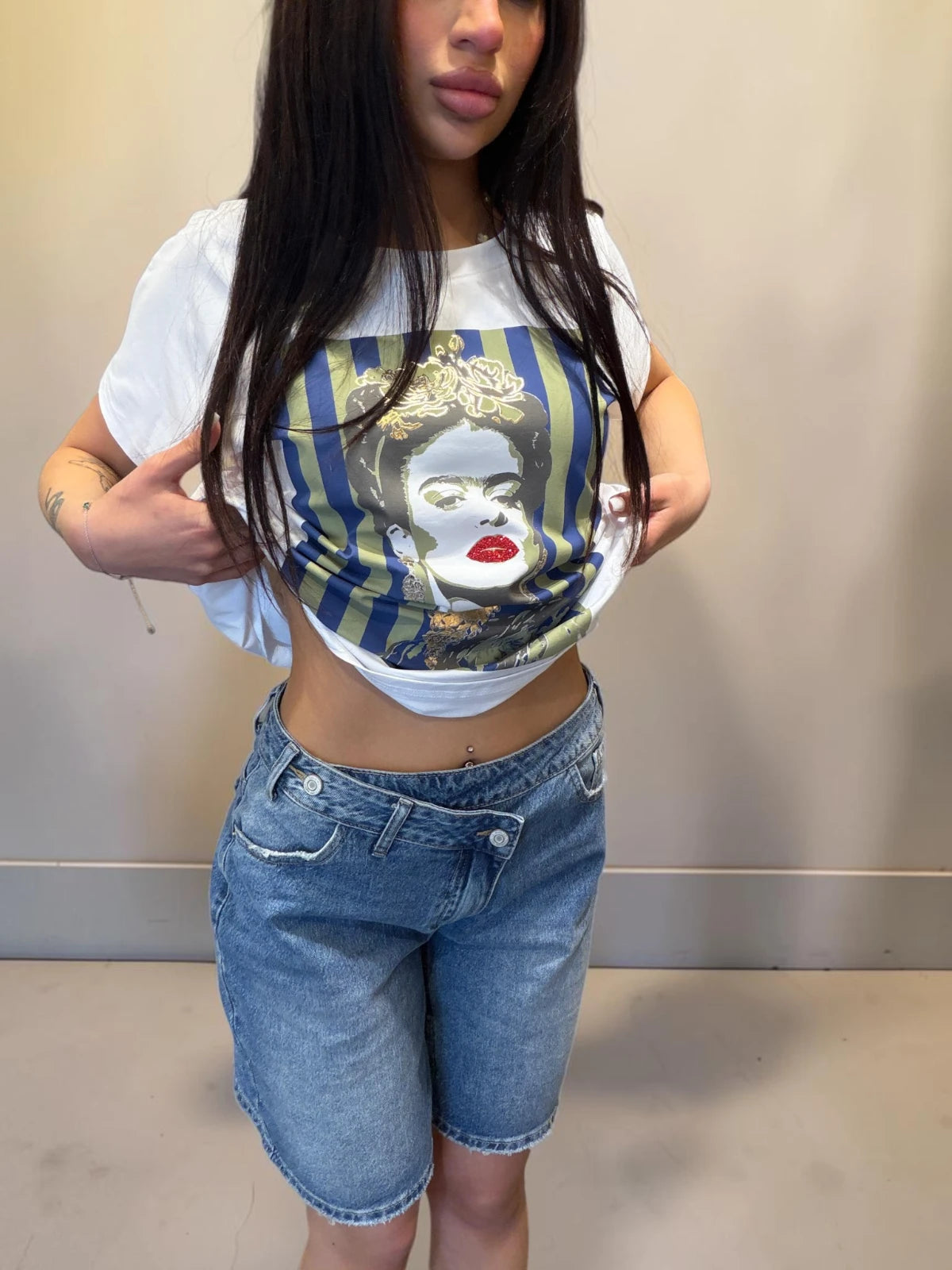 T-shirt con Frida Kahlo