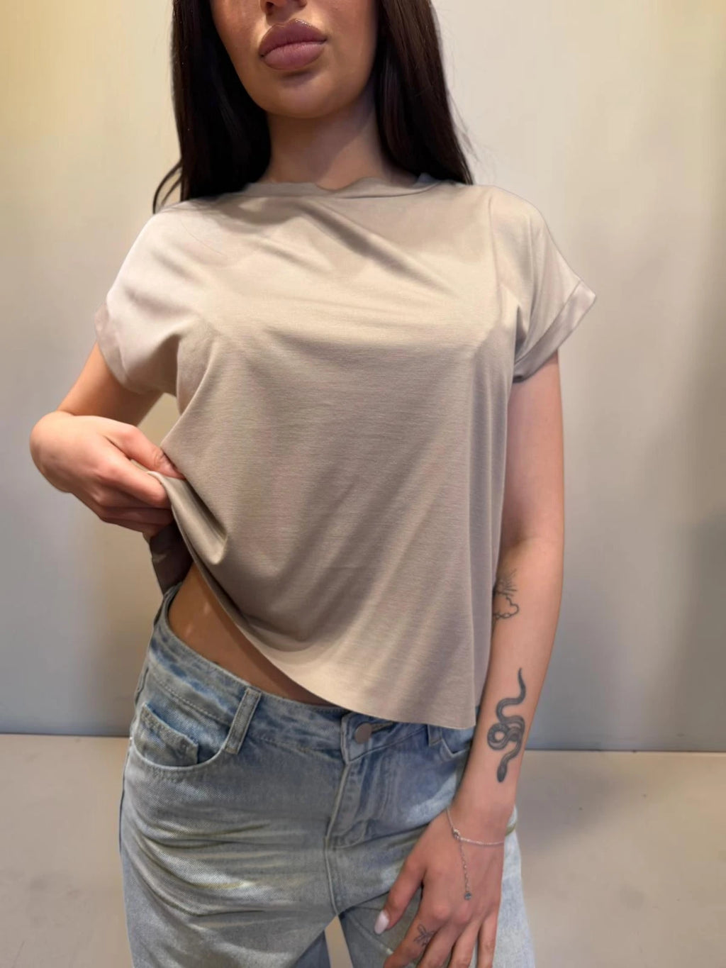 T-shirt manica corta taglio vivo