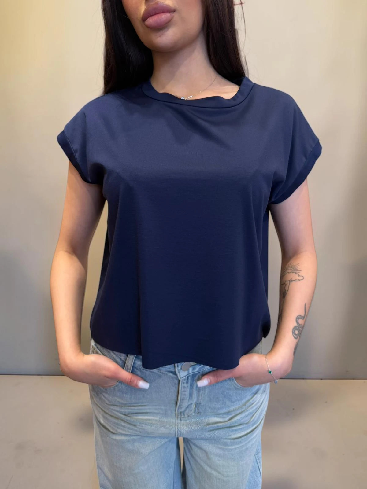 T-shirt manica corta taglio vivo