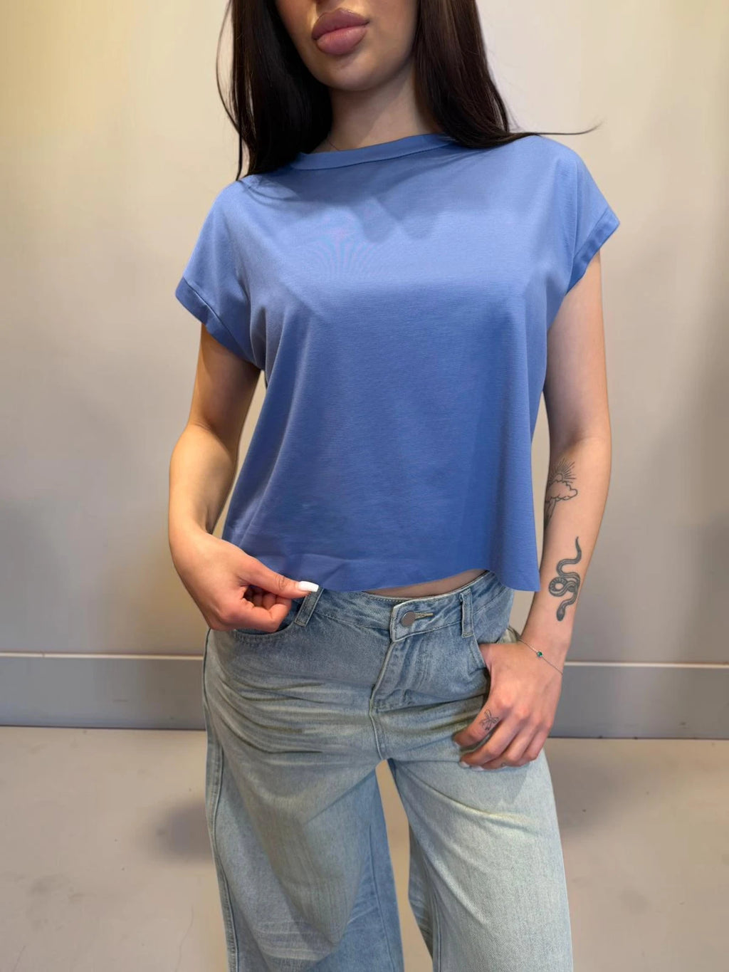 T-shirt manica corta taglio vivo