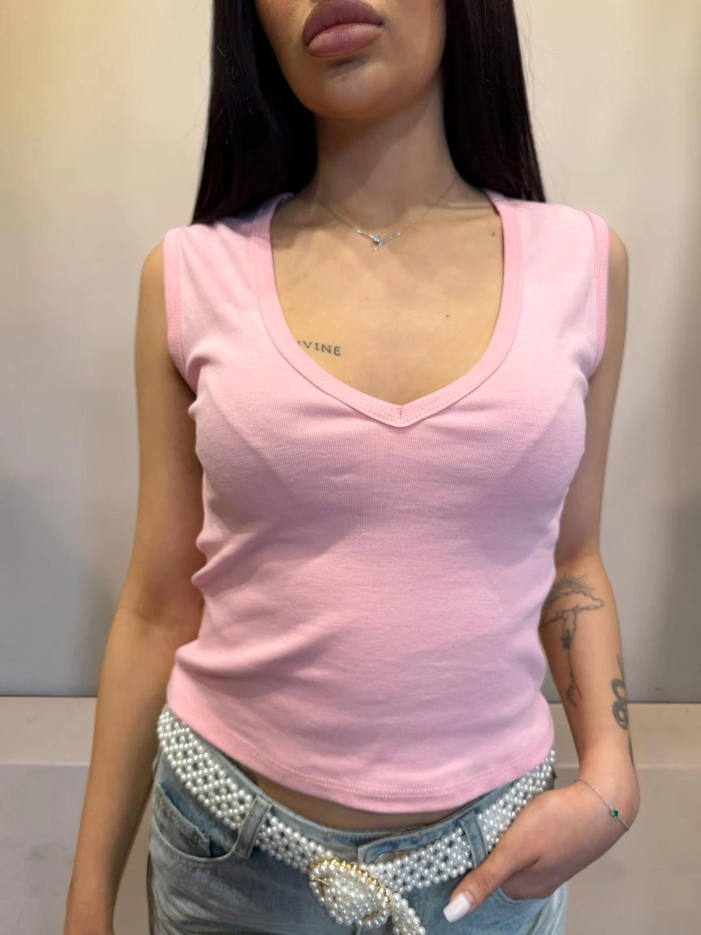 Top in cotone con scollo a V