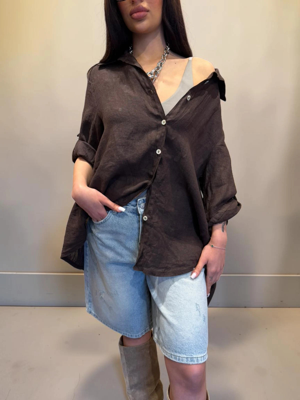 Camicia Over in lino con bottoni in legno
