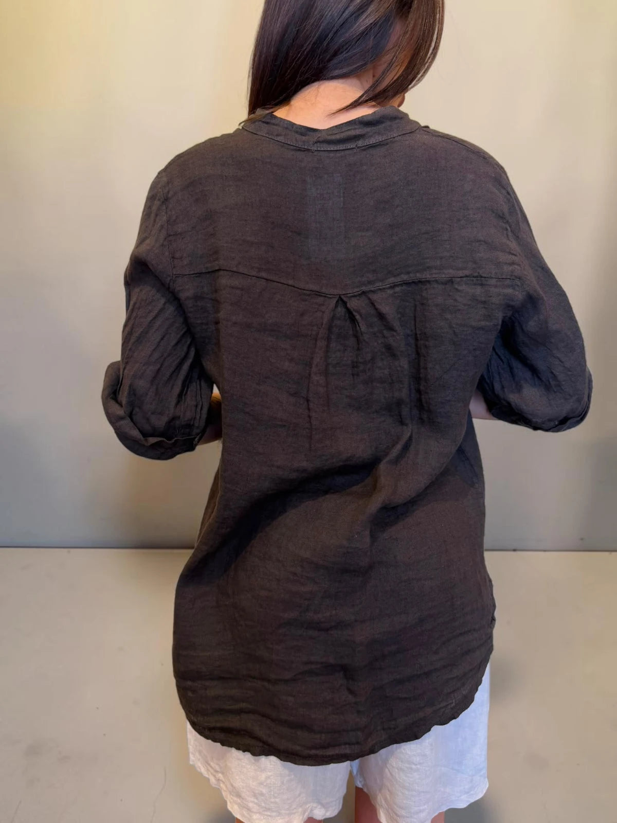 Camicia in lino mezza manica con bottoncini